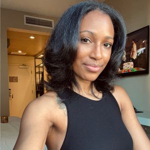 Meet your Posher, Ebony